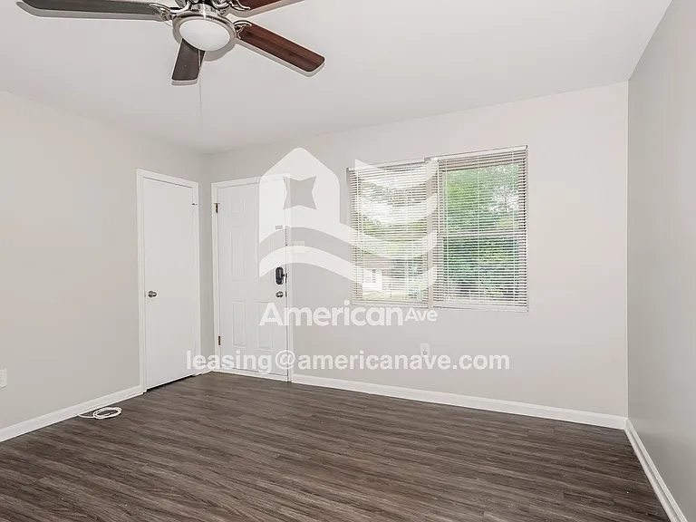 40315_003_living_room_12806572.jpg