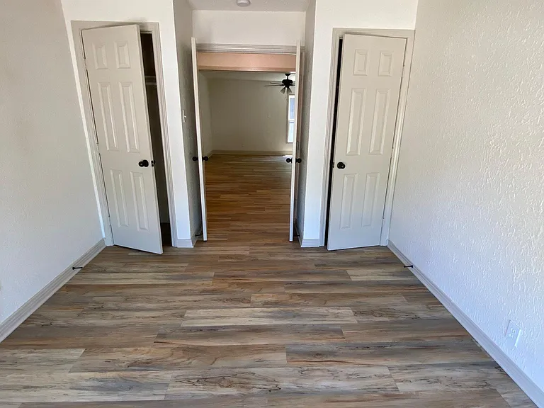 2512 Burton Ave — Photo 6