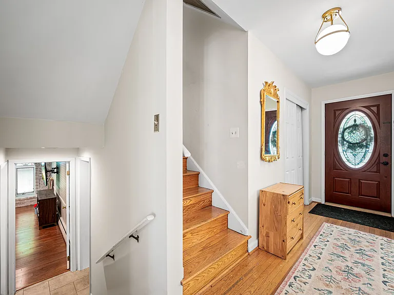 416 Yorkshire Rd — Photo 8