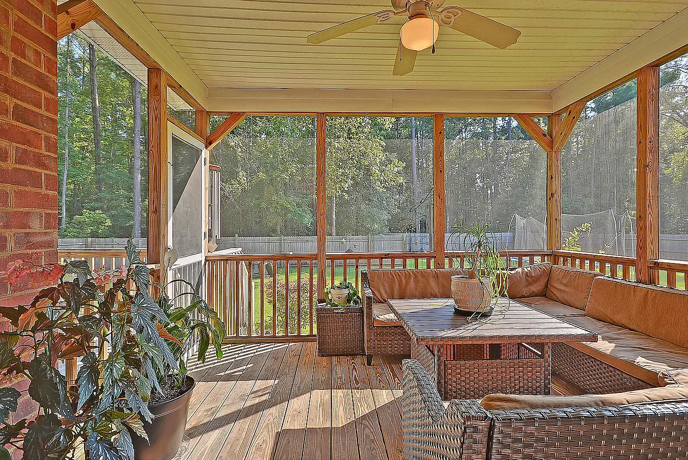 5 bed, 3231 sqft, $5,300 — Photo 2