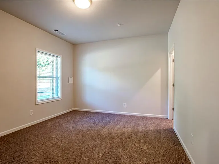 1662 Mountain Top Ln — Photo 30