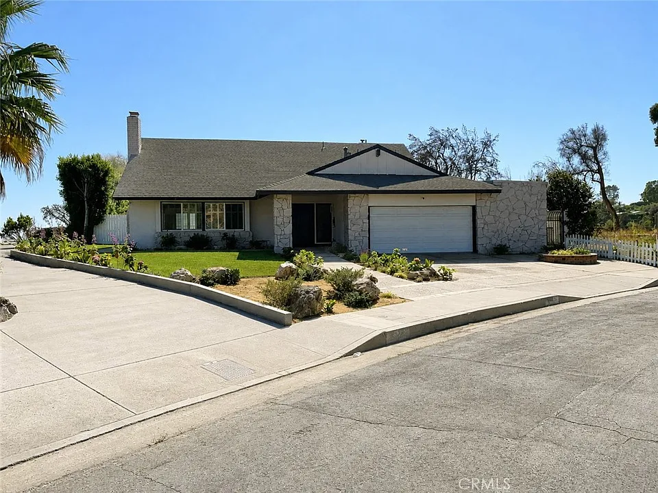 16952 Dulce Ynez Ln