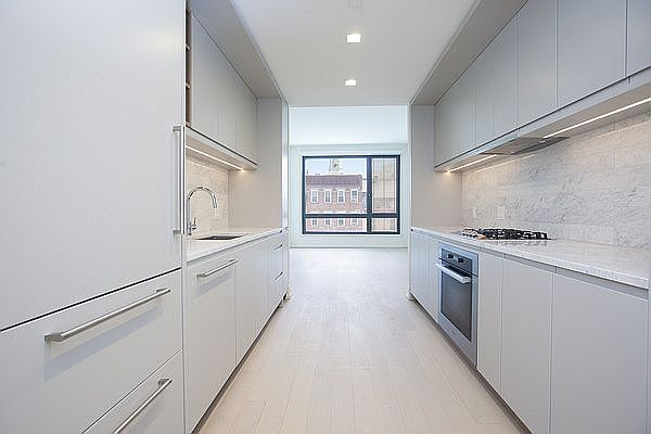 1st image of 550 Vanderbilt Ave #310