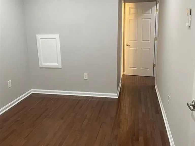 1435 Cambridge St — Photo 4