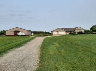 5852 Church Rd, Omro, WI 54963