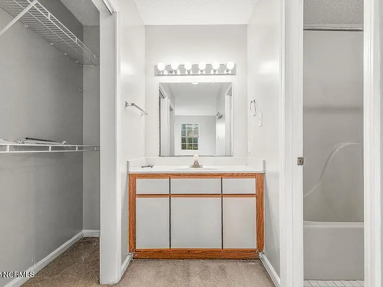 424 Singletree Dr — Photo 17