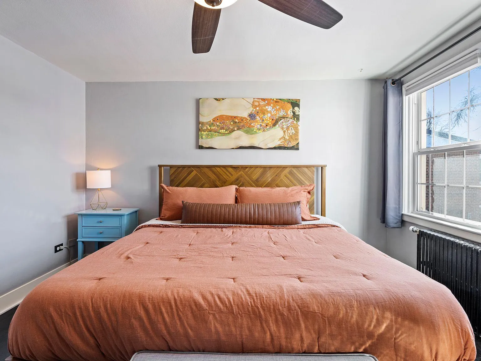 2 bed, 1.5 bath, 900 sqft, $2,300 — Photo 3