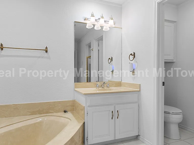 621 Windgate Ct — Photo 17