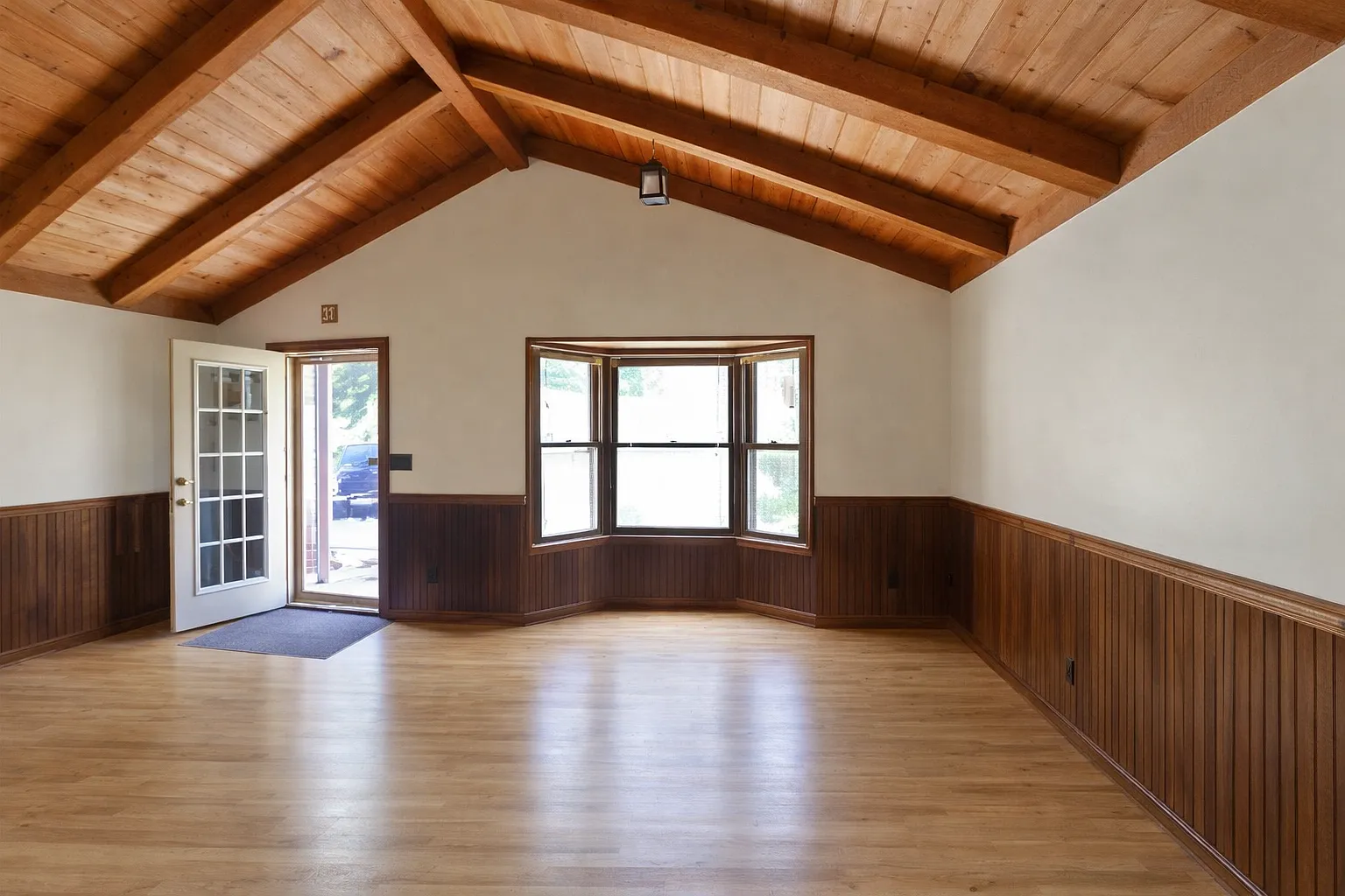 6 bed, $3,300 — Photo 3