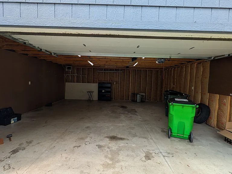 825 Robinson Ave — Photo 2