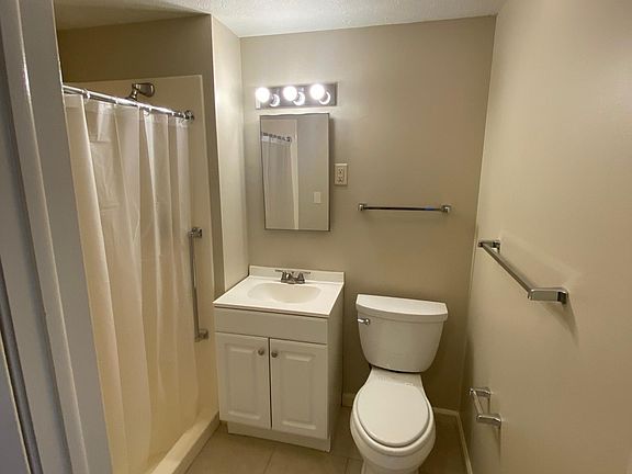 4th image of 1810 E St #205