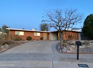 1701 S Palm Springs Cir, Tucson, AZ 85710
