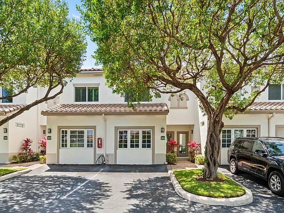 2nd image of 3602 S Ocean Boulevard #104
