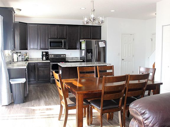 4th image of 594 Corbel Dr