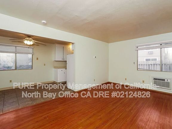3rd image of 110 Washington Ct #1