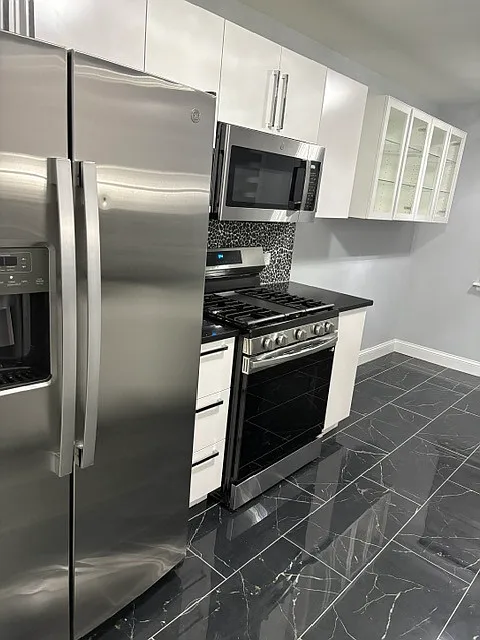 2 bed, 1220 sqft, $2,390 — Photo 3