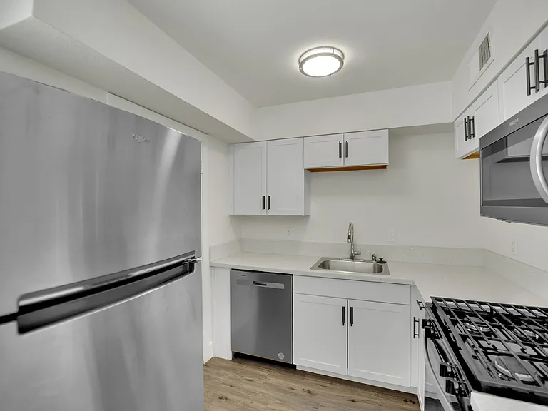 1304 Rexford Pl — Photo 24