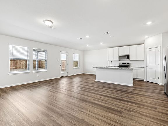 This open concept floorplan is great for entertaining.