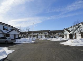 112 Timblin Dr APT 11, Kewaskum, WI 53040