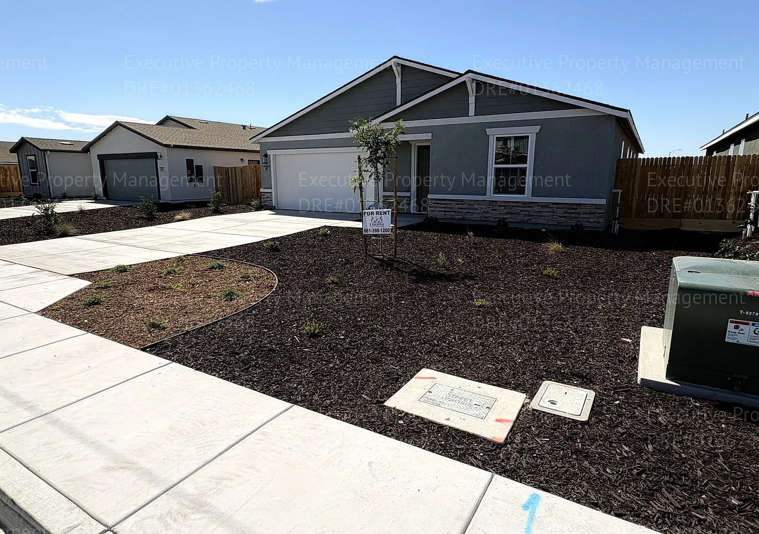New construction 4 bedroom 3 bathroom home with split floor plan — Photo 3