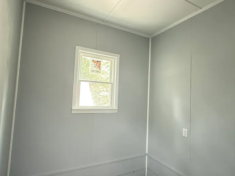 215 Newton Ln — Photo 16
