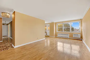 2483 West 16th Street, #4B