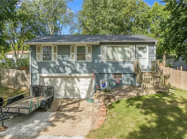 2124 S Aqueduct Pl, Independence, MO 64057