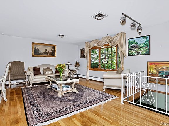 4th image of 15 Balmoral Drive