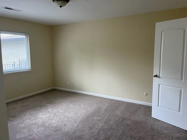 2031 Ascot Dr #4 — Photo 9