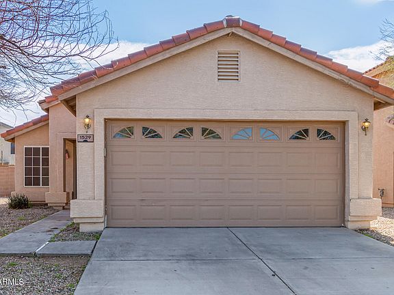 3rd image of 1529 E ROSEBUD Drive