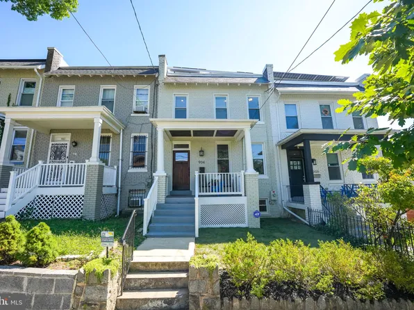 904 Crittenden St NW, Washington, DC 20011