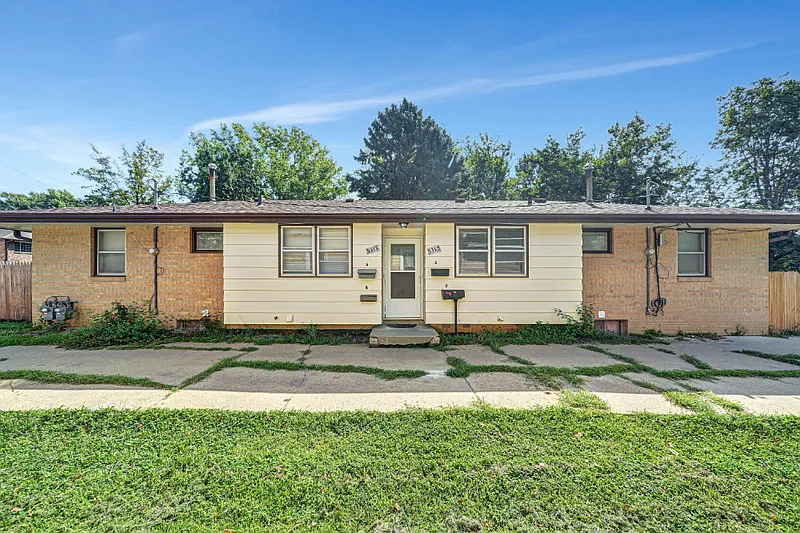 5313 Leighton Ave #B