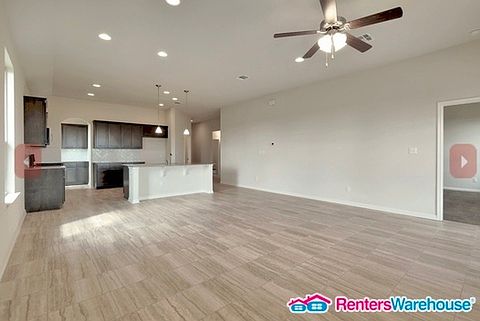 3rd image of 825 Centerra Hills Cir
