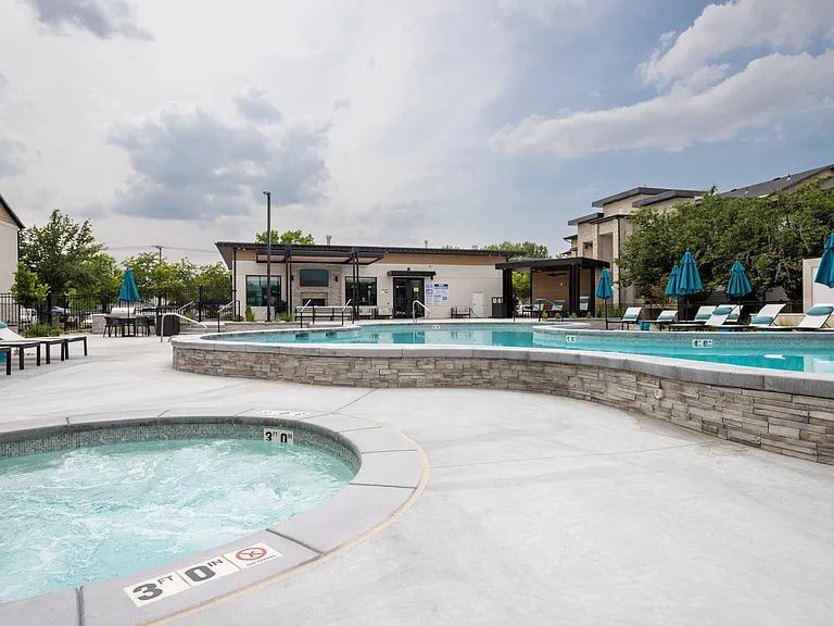 3 hot tubs open all year