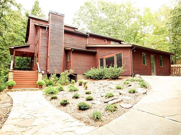 3rd image of 619 Lakeshore Dr