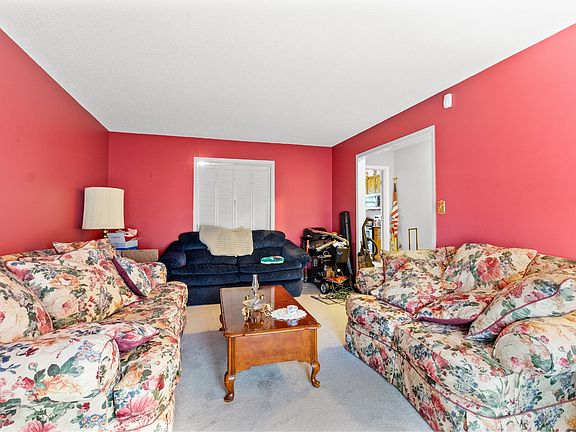 5th image of 419 Deepwood Trl