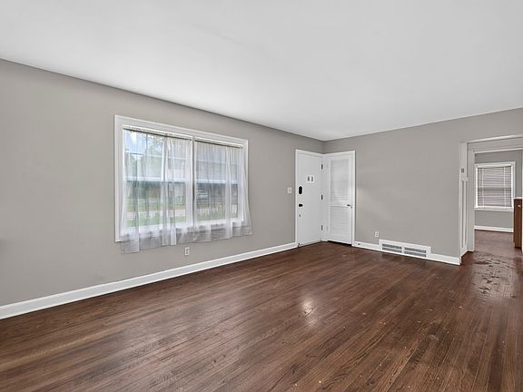4th image of 5030 Canterbury St