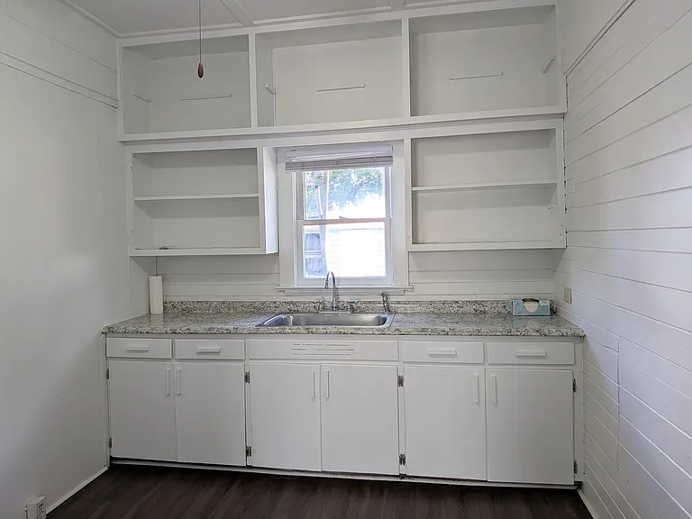 2915 Winter Lake Rd #B — Photo 2