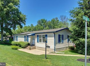 137 Creeks Edge Ct, North Wales, PA