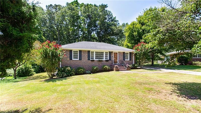 1st image of 3286 Woodview Dr SE