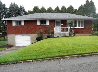 31 Garber St, Old Forge, PA 18518