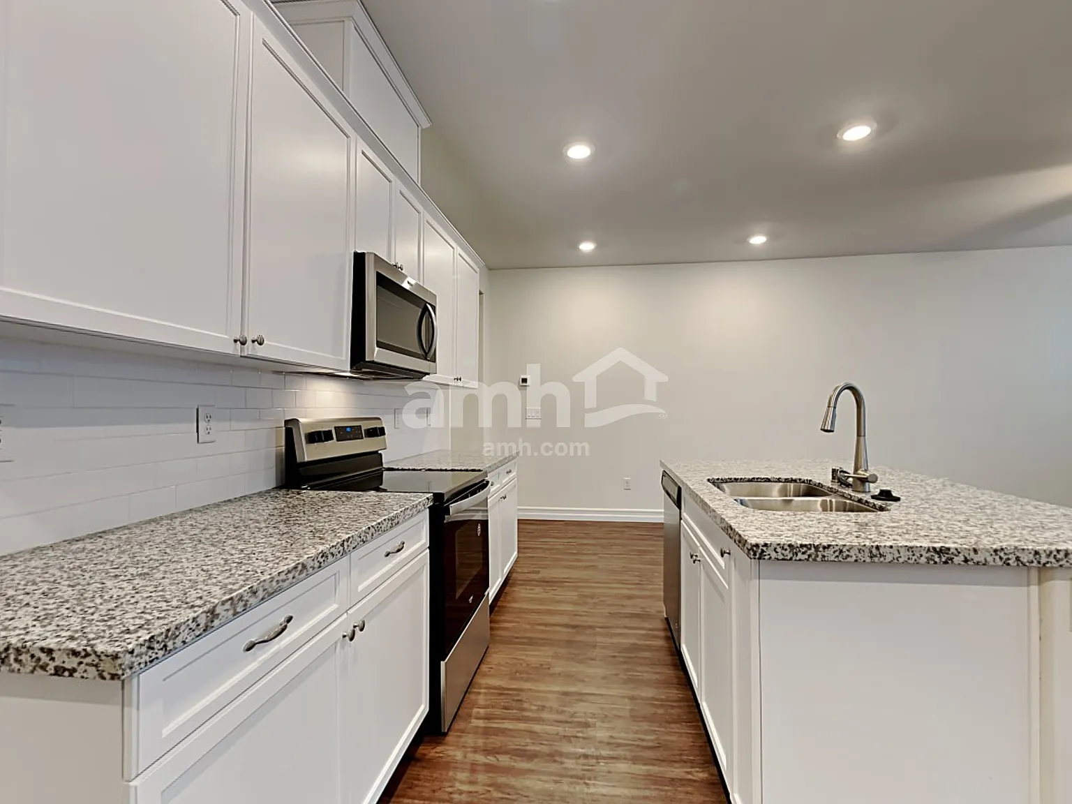 4 bed, 3.5 bath, 2113 sqft, $2,535 — Photo 4