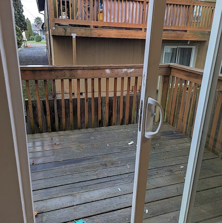 Deck (We will clean it prior to move in)