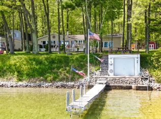 611 Oak St, Hubbard Lake, MI 49747