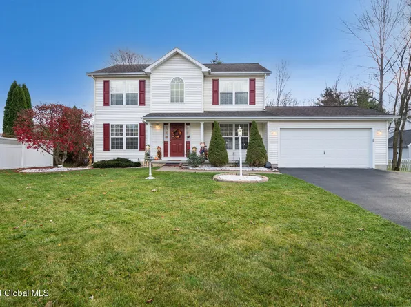 4 Revere Run, Mechanicville, NY 12118