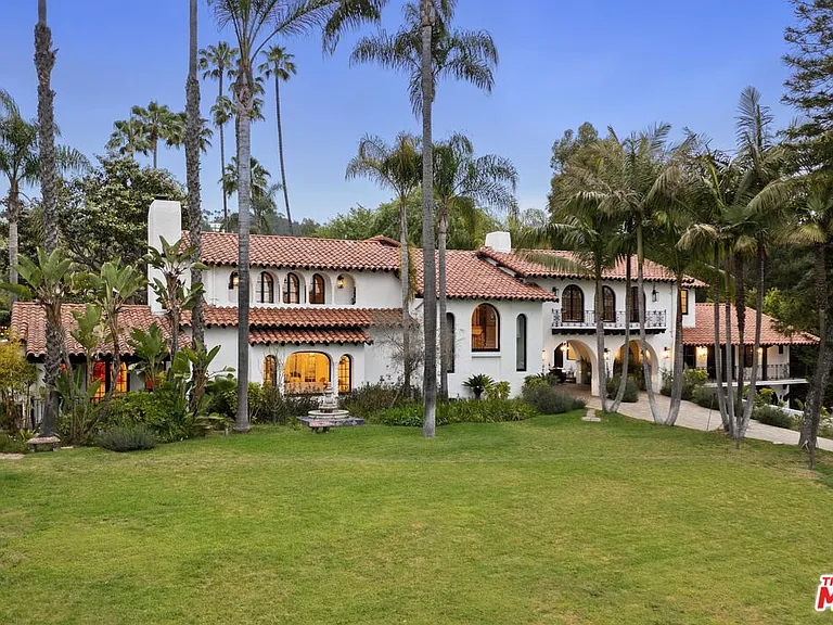 9451 Sunset Blvd — Photo 4