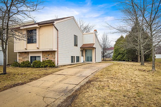 1st image of 2S509 Dogwood Ct
