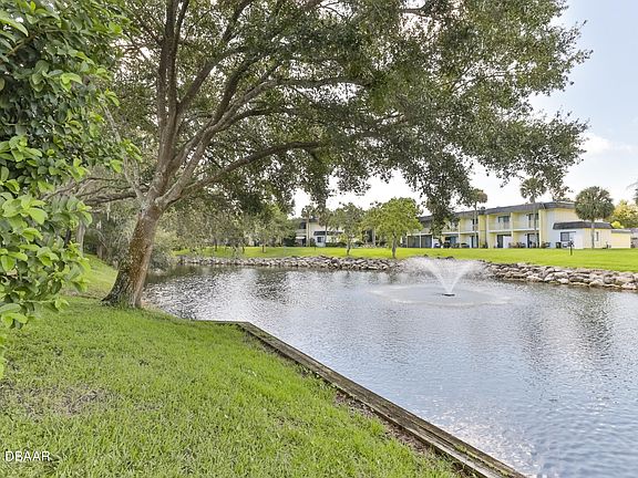 3rd image of 32 Lake Walden Trl