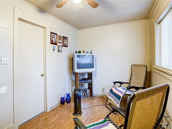 4th image of 917 State Ave