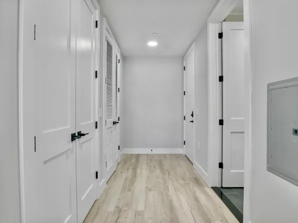 187 Culver Avenue image 4 of 16